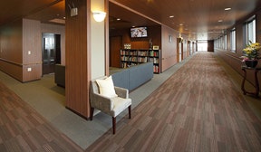 共用部廊下 グランメゾン迎賓館 函館湯の川(サービス付き高齢者向け住宅(サ高住))の画像