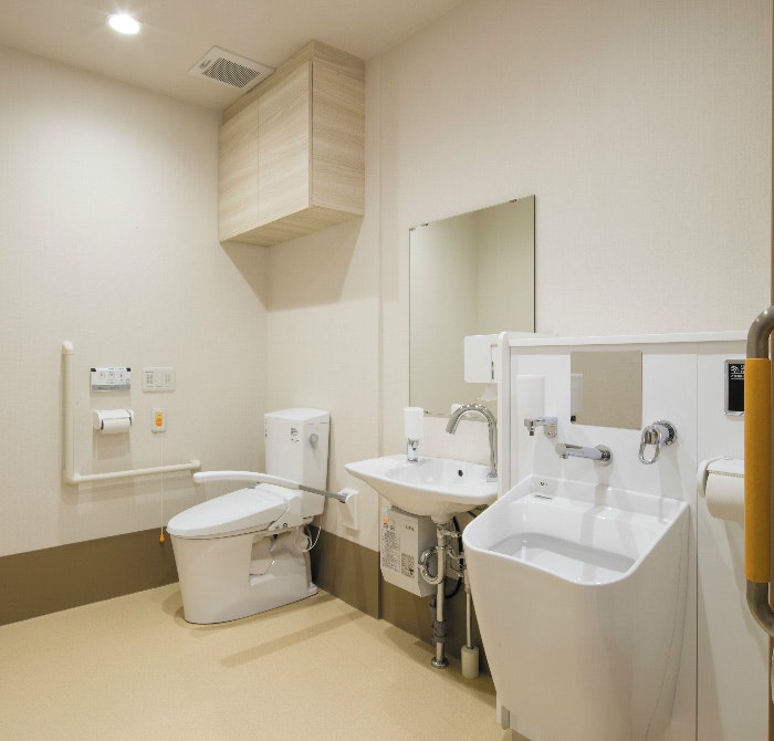 多目的トイレ SOMPOケア ラヴィーレレジデンス旭ヶ丘(住宅型有料老人ホーム)の画像