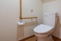居室トイレ そんぽの家S 戸田公園(サービス付き高齢者向け住宅(サ高住))の画像