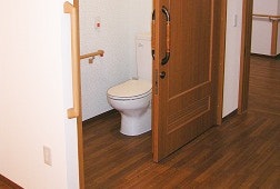 居室トイレ そんぽの家大宮(有料老人ホーム[特定施設])の画像