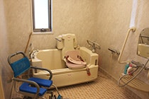 機械浴室(座位) ナーシングホームこころ(住宅型有料老人ホーム)の画像