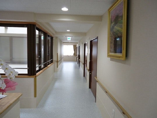 廊下 メディカルケアホーム与野中央(有料老人ホーム・外部サービス利用型[特定施設])の画像