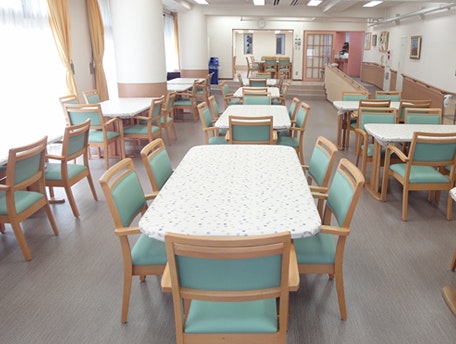 食堂兼機能訓練室 グッドタイムホーム・南行徳(有料老人ホーム[特定施設])の画像