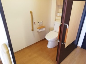 SOMPOケアラヴィーレ流山おおたかの森の居室内設備-トイレ