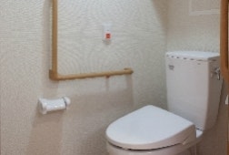 居室トイレ そんぽの家S 西府(サービス付き高齢者向け住宅(サ高住))の画像