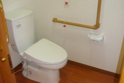 居室トイレ そんぽの家S 府中中河原(サービス付き高齢者向け住宅(サ高住))の画像