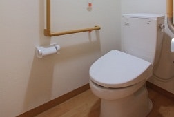 居室トイレ そんぽの家S 調布(サービス付き高齢者向け住宅(サ高住))の画像