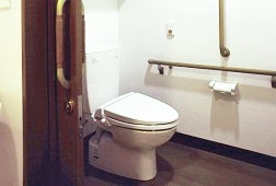 居室トイレ そんぽの家西東京(有料老人ホーム[特定施設])の画像