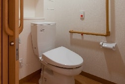 居室トイレ そんぽの家S北綾瀬(サービス付き高齢者向け住宅(サ高住))の画像