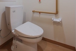 居室トイレ そんぽの家S府中住吉(サービス付き高齢者向け住宅(サ高住))の画像