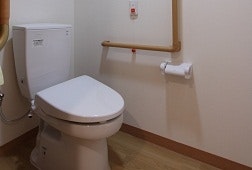 居室トイレ そんぽの家Sときわ台南(サービス付き高齢者向け住宅(サ高住))の画像