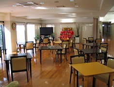 食堂兼談話室 フローレンスケア芦花公園(有料老人ホーム[特定施設])の画像