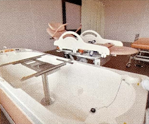 ファミリーホスピス茅ヶ崎の仰臥位入浴装置