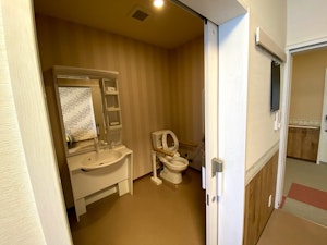 リビングケア唯の家伊勢原高森の居室内設備-トイレ・洗面台
