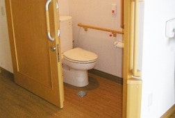 居室トイレ そんぽの家鴨宮(有料老人ホーム[特定施設])の画像