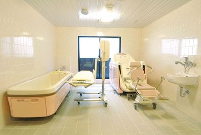 機械浴室 SOMPOケア ラヴィーレレジデンス青葉台(住宅型有料老人ホーム)の画像