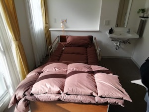 アズハイム横浜東寺尾のBタイプ居室ベッド
