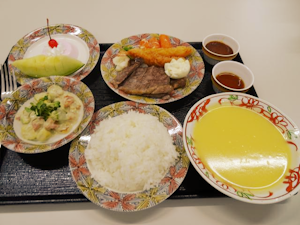 アズハイム横浜戸塚のイベント食-ステーキ