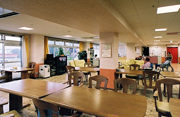 食堂兼機能訓練室 グッドタイムホーム・さくら台(有料老人ホーム[特定施設])の画像