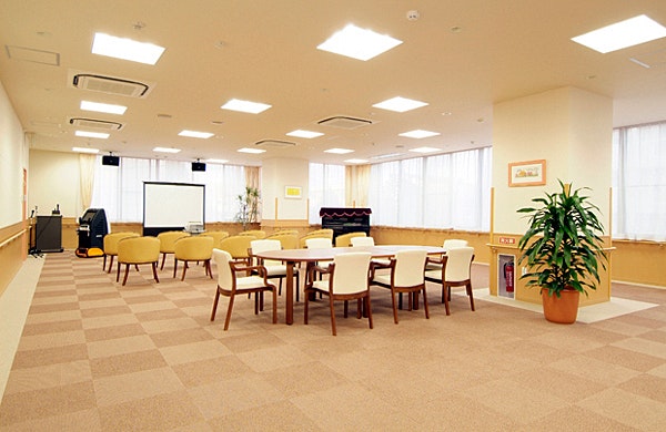 多目的ホール・機能訓練室 グッドタイムナーシングホーム・荏田(住宅型有料老人ホーム)の画像