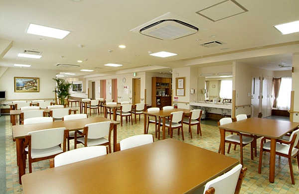 食堂兼機能訓練室 グッドタイムホーム・川崎(有料老人ホーム[特定施設])の画像