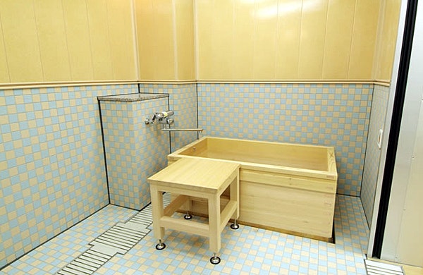 ひのき風呂(浴室) グッドタイムホーム・鷺沼(有料老人ホーム[特定施設])の画像