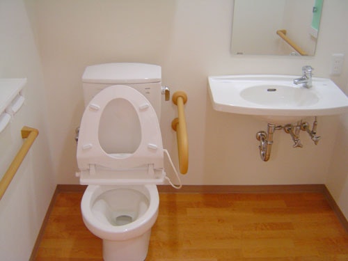 居室内トイレ ニチイケアセンター富士厚原(有料老人ホーム[特定施設])の画像