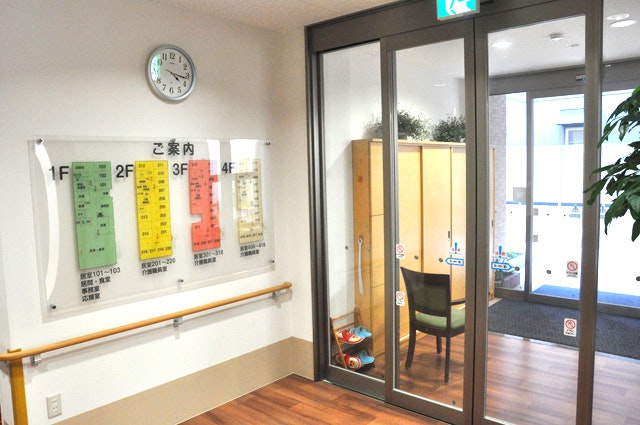 エントランス アイシア上飯田(住宅型有料老人ホーム)の画像