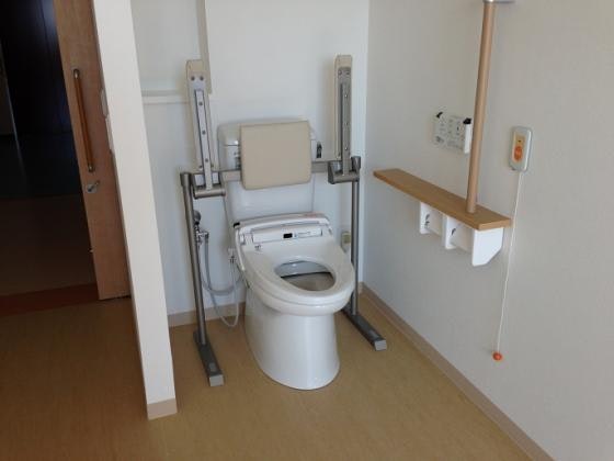 居室トイレ ファインビレッジ緑花台(サービス付き高齢者向け住宅(サ高住))の画像