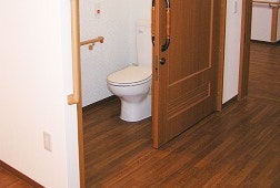 居室トイレ そんぽの家有松(有料老人ホーム[特定施設])の画像