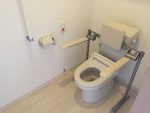 居室トイレ トラストリー長久手(住宅型有料老人ホーム)の画像