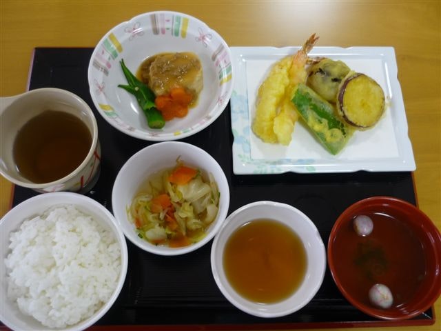 お食事一例 HIBISU貝塚(サービス付き高齢者向け住宅(サ高住))の画像