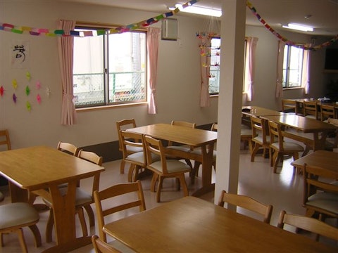新緑 浜寺船尾(サービス付き高齢者向け住宅)の写真