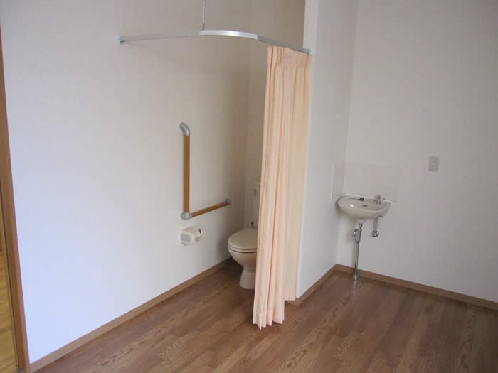 居室トイレ・洗面 ライフパートナー城東(住宅型有料老人ホーム)の画像