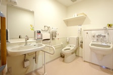 共用トイレ スーパー・コート茨木彩都(住宅型有料老人ホーム)の画像