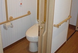 居室トイレ そんぽの家堺浜寺(有料老人ホーム[特定施設])の画像
