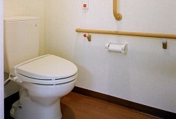 居室トイレ そんぽの家弁天町(有料老人ホーム[特定施設])の画像