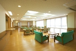 食堂リビング そんぽの家寝屋川寿町(有料老人ホーム[特定施設])の画像