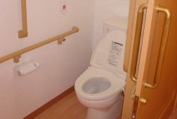 居室トイレ そんぽの家鶴見緑地(有料老人ホーム[特定施設])の画像