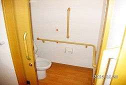 居室トイレ そんぽの家 茨木島(有料老人ホーム[特定施設])の画像