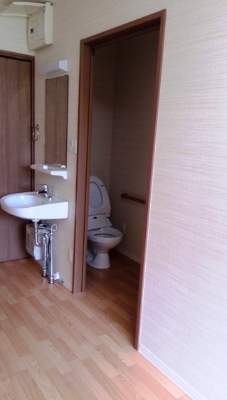 居室内トイレ・洗面台 オリーブ(住宅型有料老人ホーム)の画像