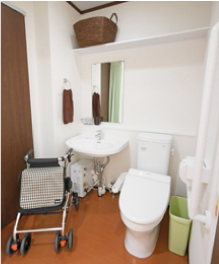 居室内トイレ ケアホーム長吉(住宅型有料老人ホーム)の画像