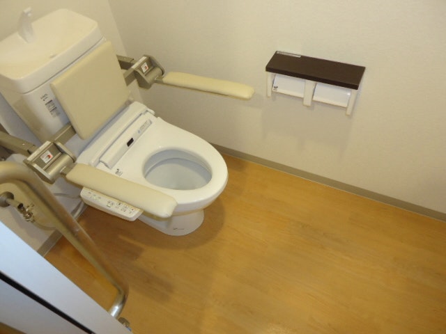 居室トイレ フルール東山(サービス付き高齢者向け住宅(サ高住))の画像