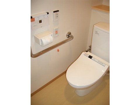 トイレ チャームやまとこおりやま(有料老人ホーム[特定施設])の画像