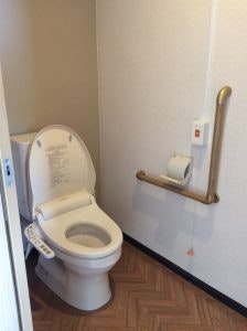 居室内トイレ さくらケア白浜(住宅型有料老人ホーム)の画像