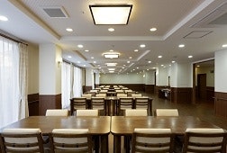 食堂談話室兼機能訓練室 そんぽの家浜の茶屋(有料老人ホーム[特定施設])の画像
