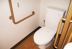 居室トイレ そんぽの家下中野(有料老人ホーム[特定施設])の画像