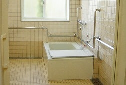 浴室 そんぽの家西岡山(有料老人ホーム[特定施設])の画像