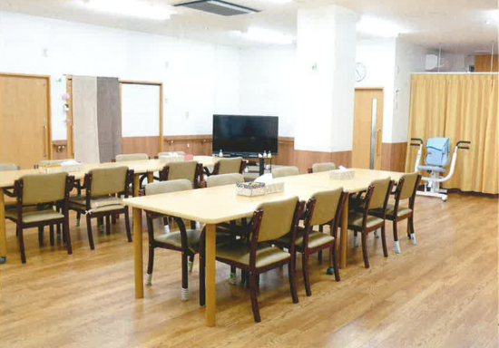 食堂兼機能訓練室 すばる弐番館(住宅型有料老人ホーム)の画像