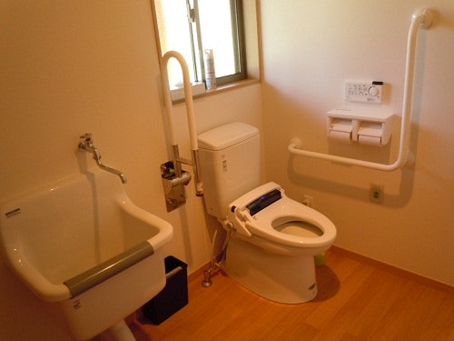 トイレ ロイヤル直川(住宅型有料老人ホーム)の画像